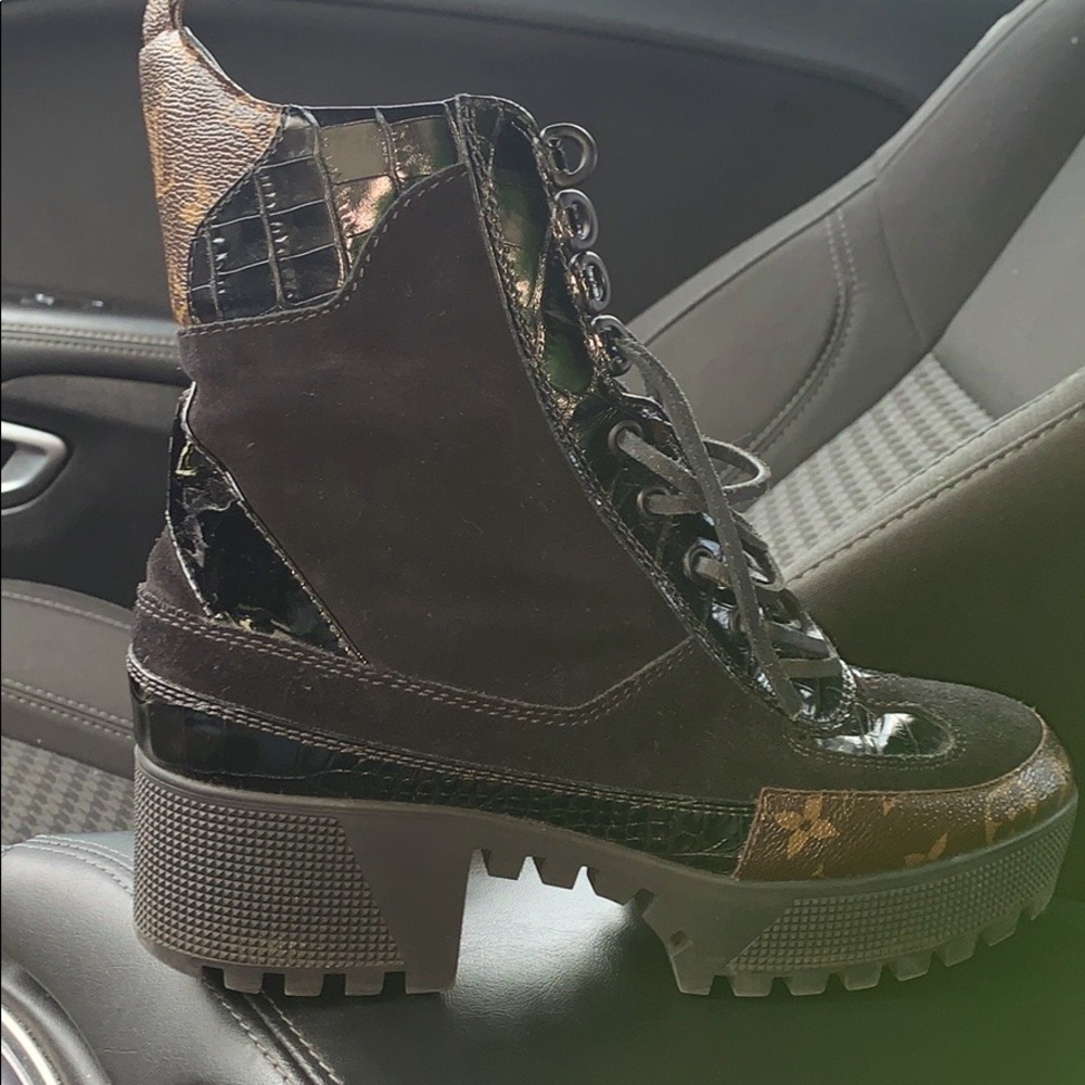 Louis Vuitton Laureate Ankle boots